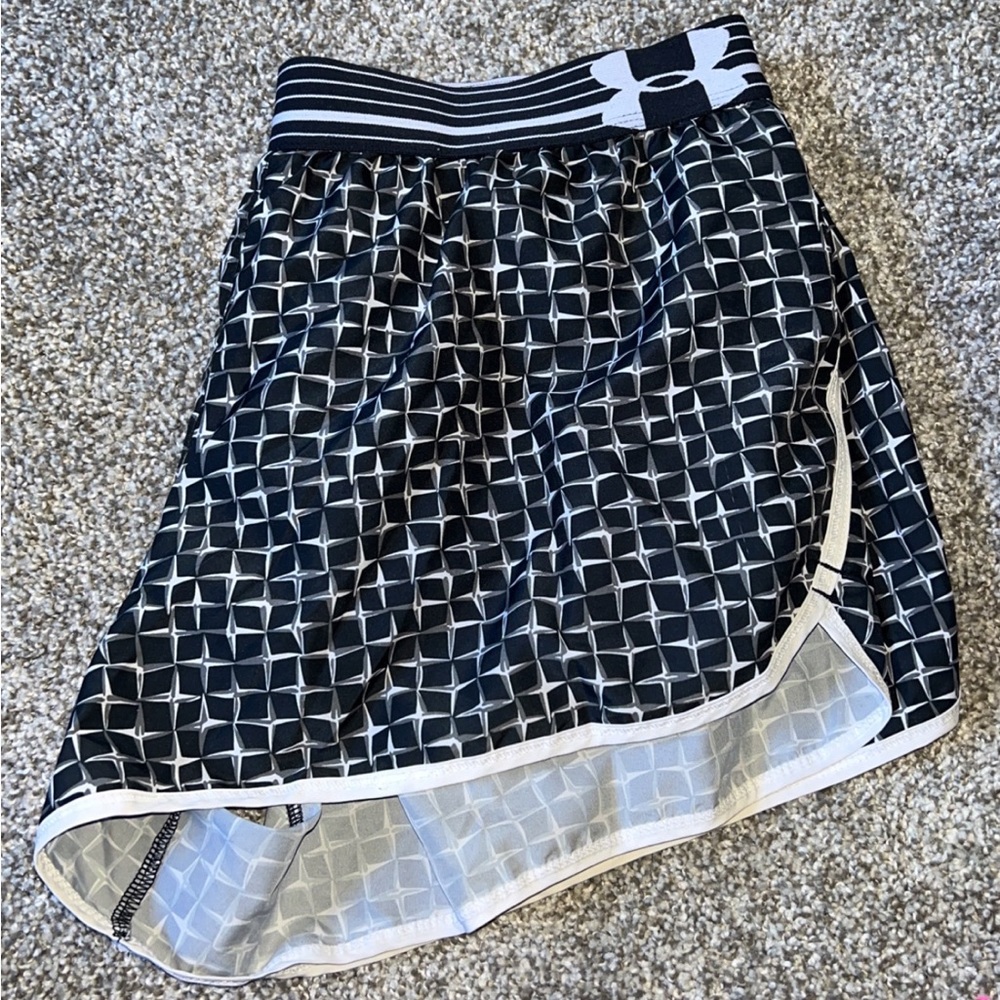 Under armour shorts.